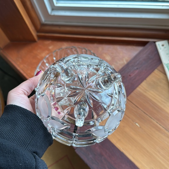 Vintage etched flower crystal bowl - Picture 6 of 6